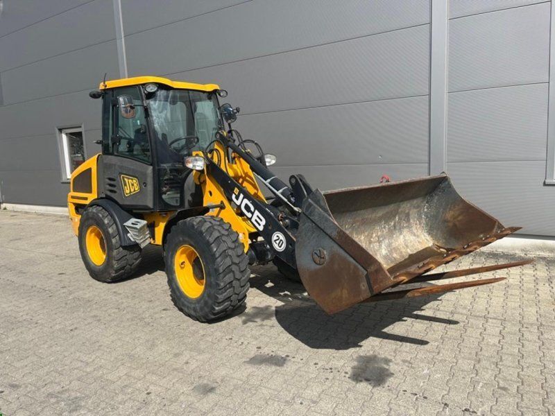JCB 407