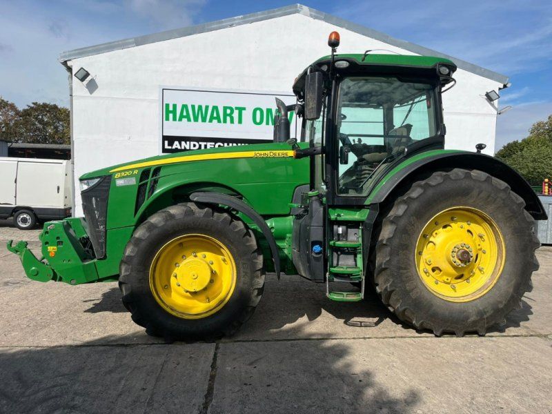 John Deere 8320R