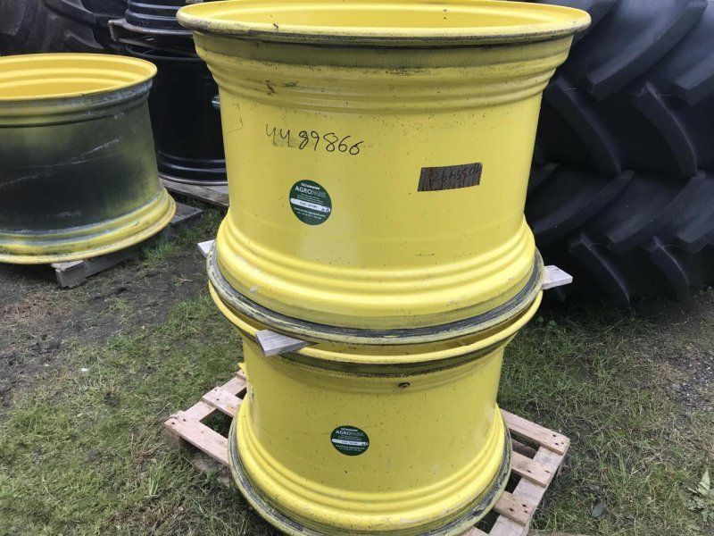 John Deere 23x34