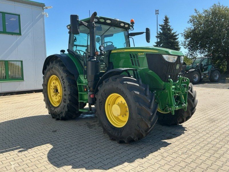 John Deere 6215R