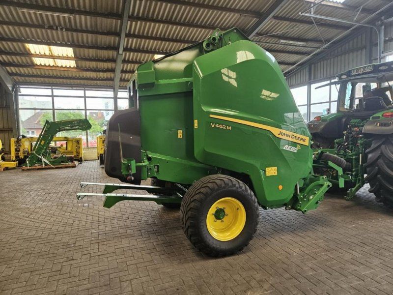 John Deere V462M