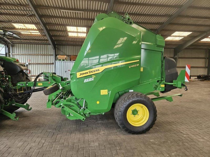 John Deere V462M