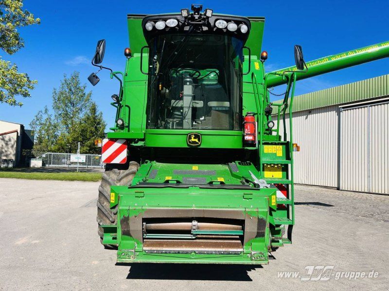 John Deere C670