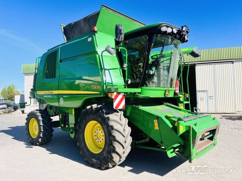 John Deere C670
