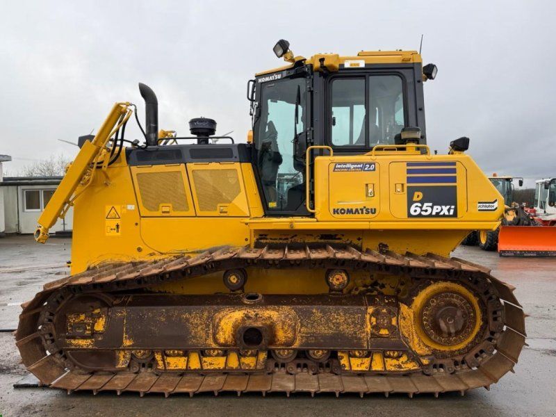 Komatsu D65PXi-18