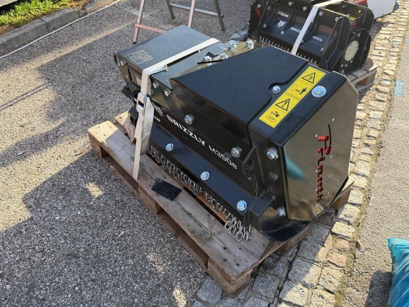 Prinoth Grizzly M350e