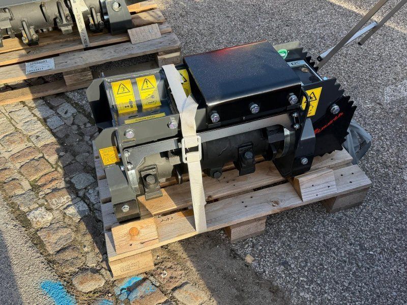 Prinoth Grizzly M300e