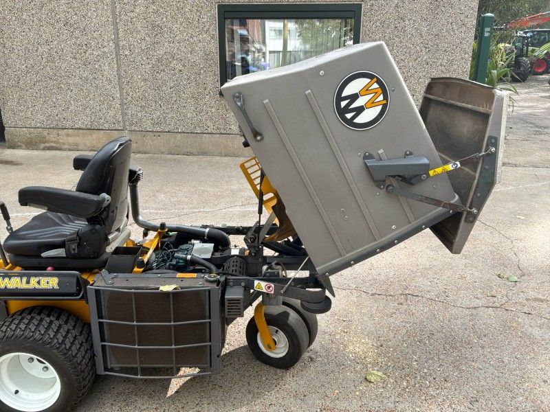 2019 Walker MD21D-3.2 Zero-Turn Riding Mower