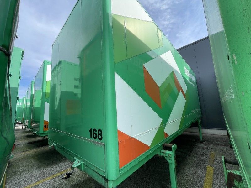 Moeyersons' interchangeable container