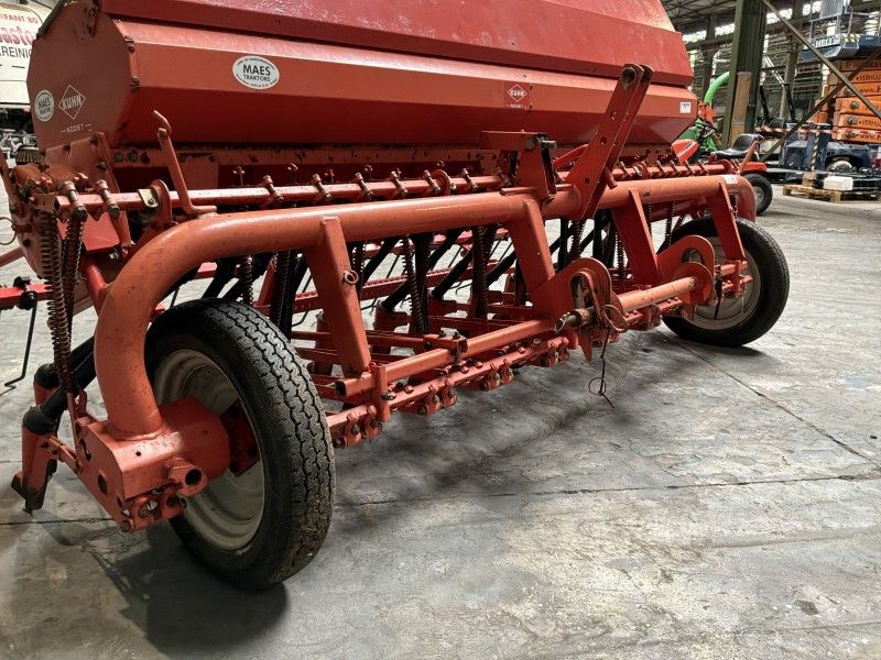 1998 Kuhn Nodet BS V6 Graanzaaimachine
