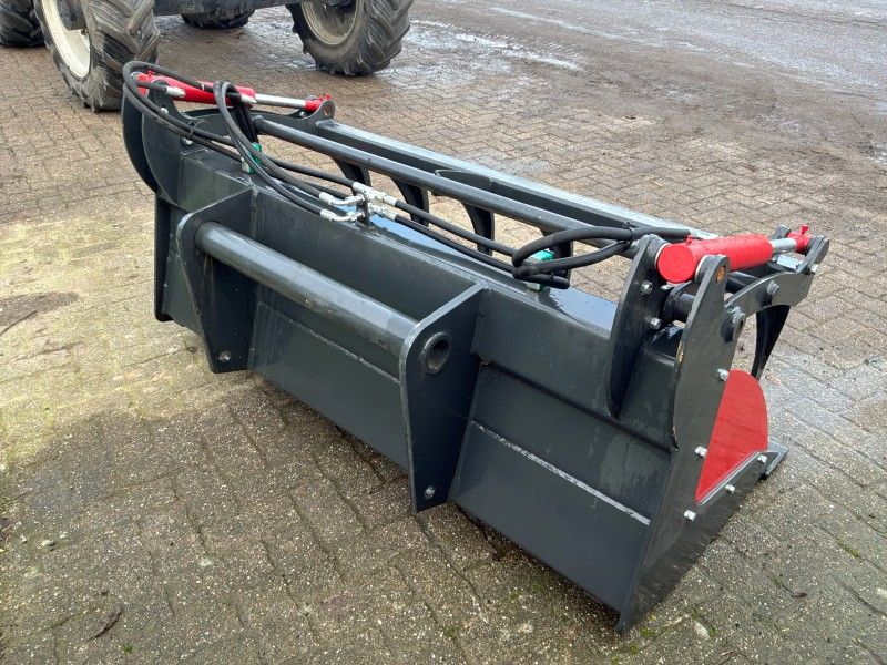 Pelican bin