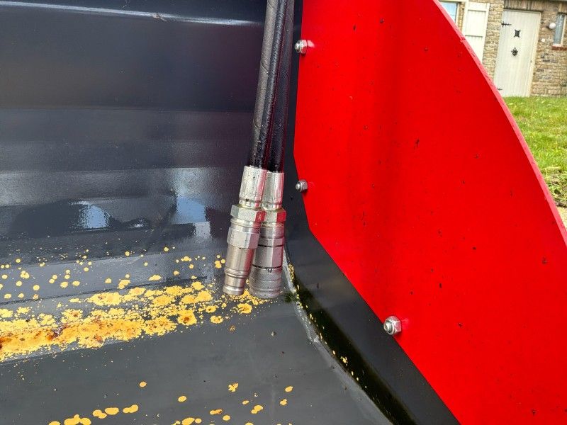 Pelican bin