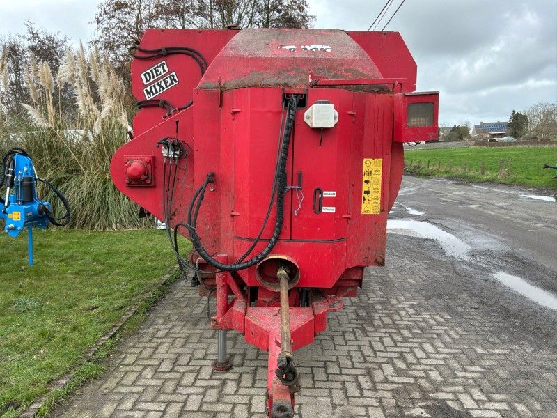 2005 Redrock Vari-cut Diet Mixer Feed Mixer