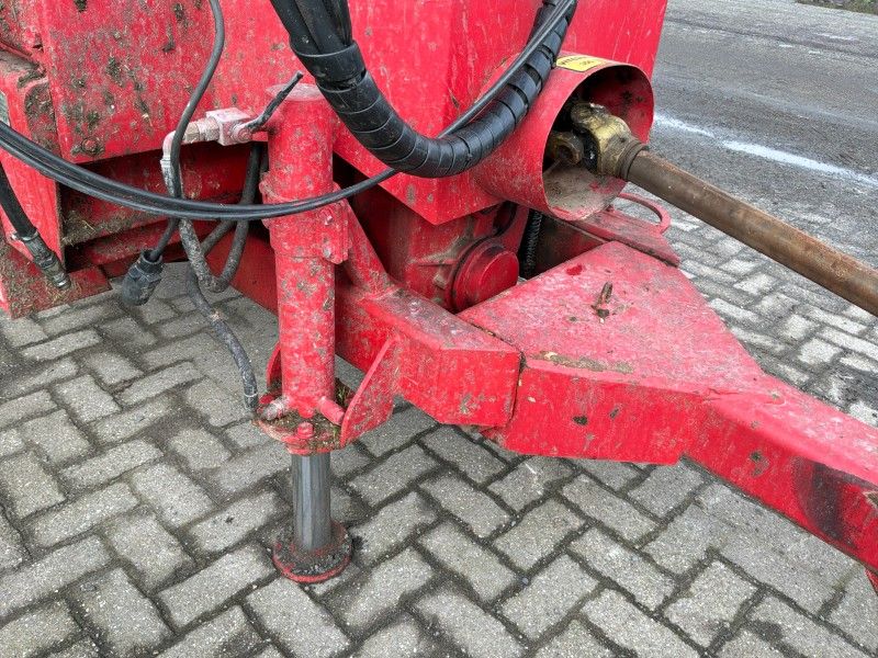 2005 Redrock Vari-cut Diet Mixer Feed Mixer
