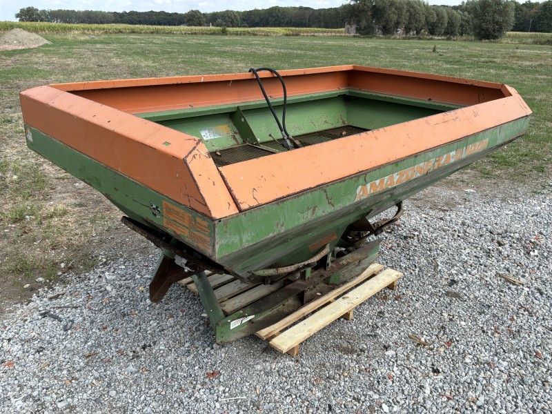 Amazone ZA-U 1001 Mounted Fertilizer Spreader