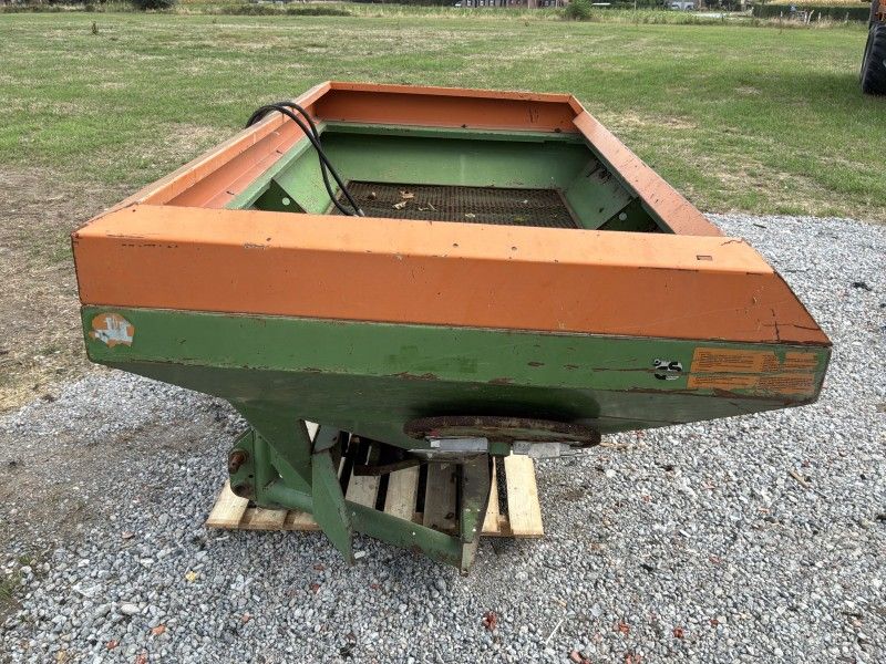 Amazone ZA-U 1001 Mounted Fertilizer Spreader