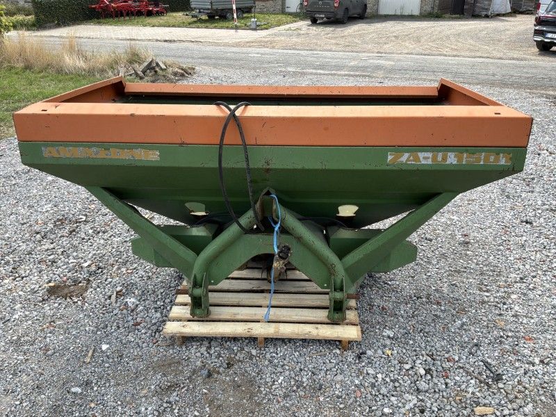 Amazone ZA-U 1001 Mounted Fertilizer Spreader