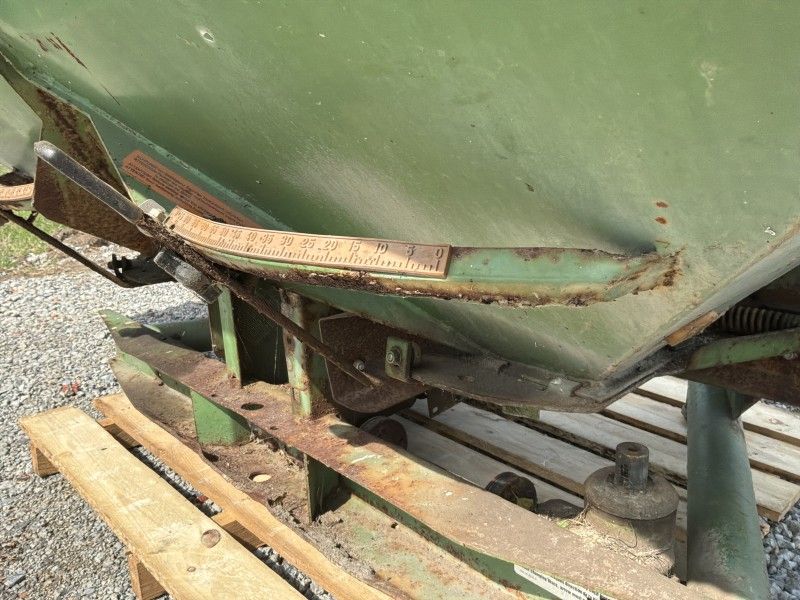 Amazone ZA-U 1001 Mounted Fertilizer Spreader