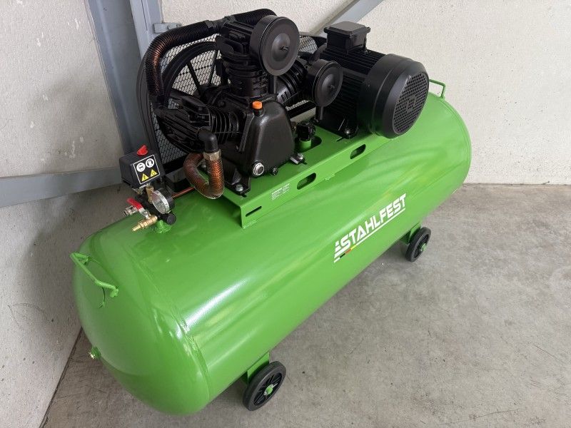 Stahlfest 500-Liter-3-Zylinder-Kolbenkompressor