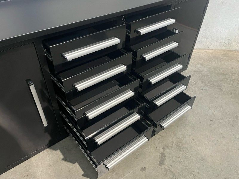 Metall-Werkbank mit 10 Schubladen