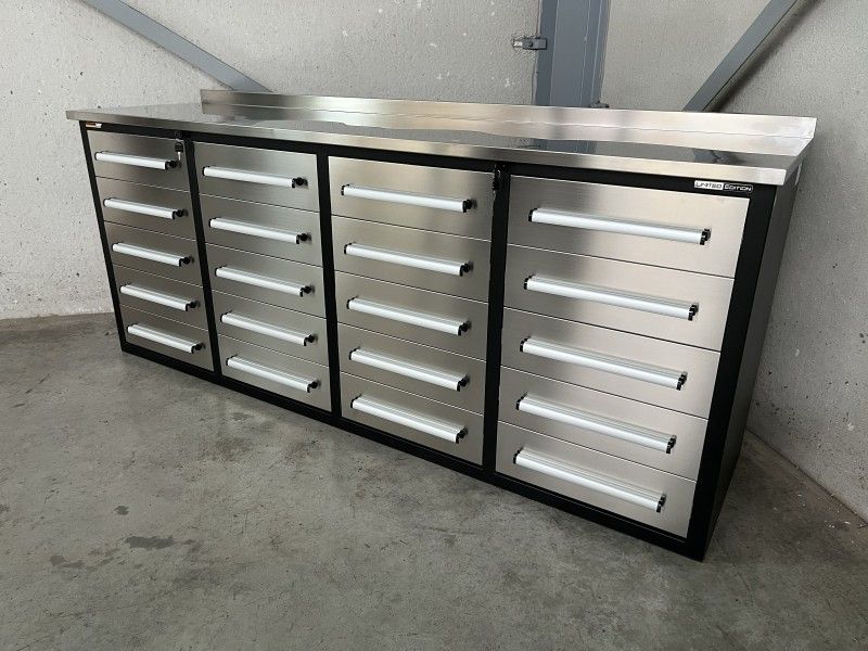 Edelstahl-Werkbank mit 20 Schubladen