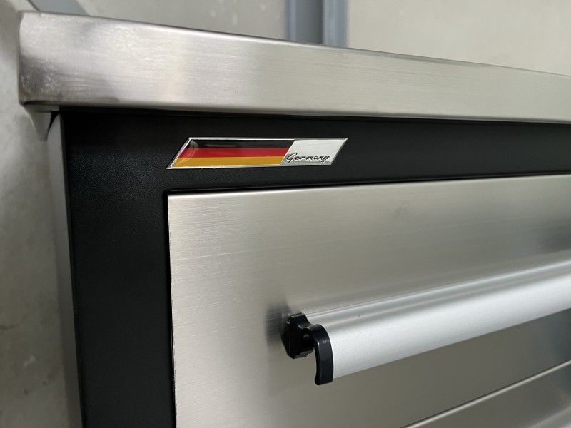 Edelstahl-Werkbank mit 20 Schubladen