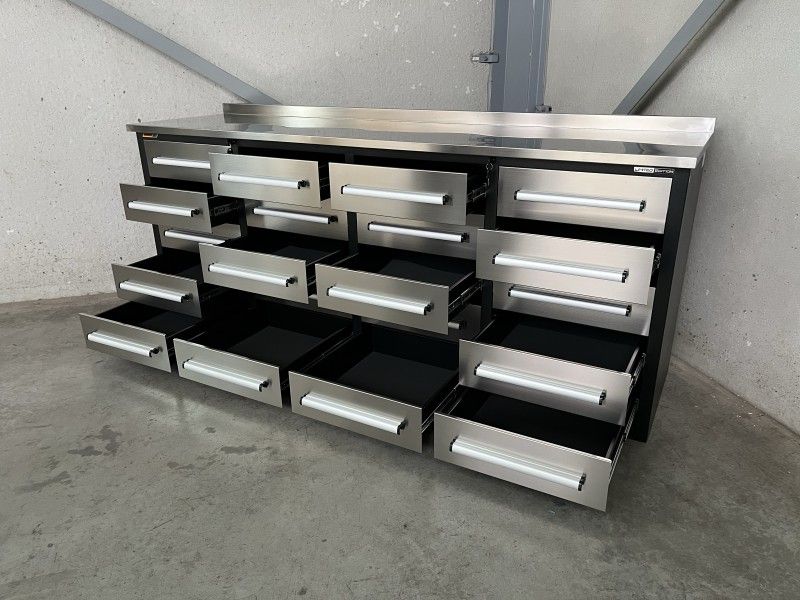 Edelstahl-Werkbank mit 20 Schubladen