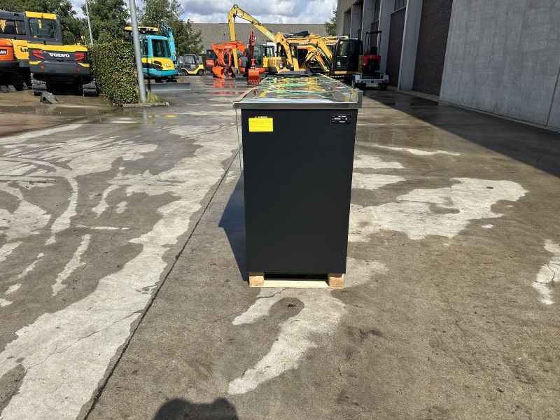 10FT-18D-2B-01B Werkstattschrank (unbenutzt)