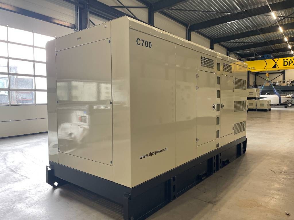 Cummins KTAA19-G6A - 700 kVA Generator - DPX-19848