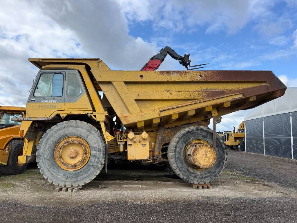 Komatsu HD605-5 **Engine broken** Spare parts for sale!