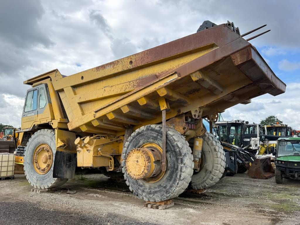 Komatsu HD605-5 **Engine broken** Spare parts for sale!