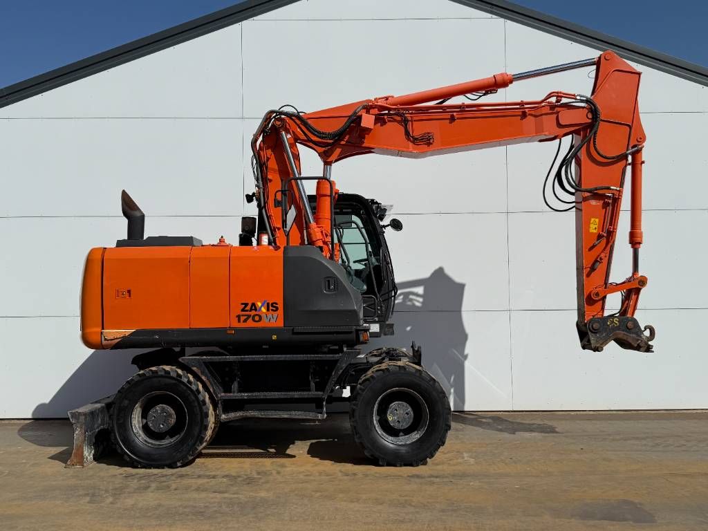 Hitachi ZX170W-5B - Blade / Triple Boom / Auto Greasing