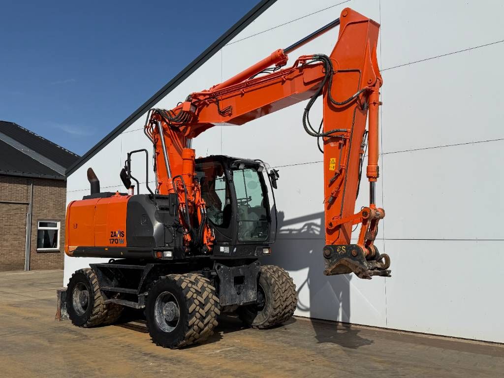 Hitachi ZX170W-5B - Blade / Triple Boom / Auto Greasing