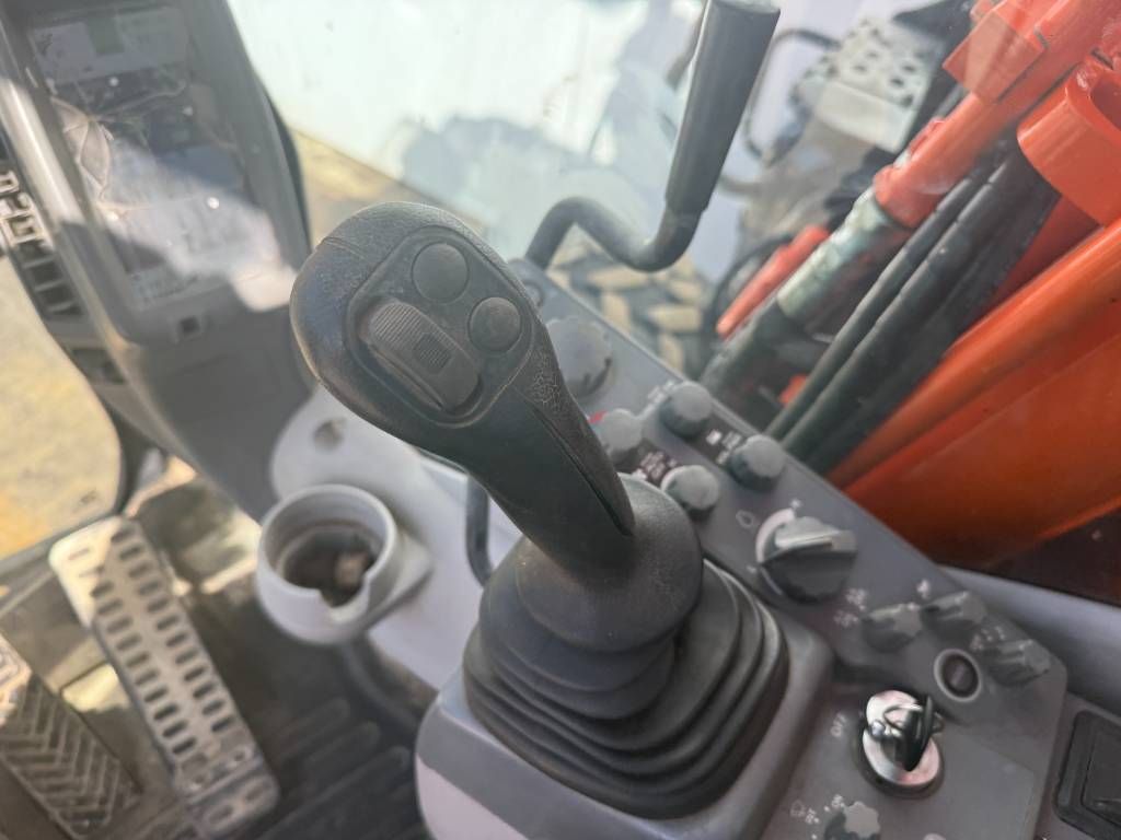 Hitachi ZX170W-5B - Blade / Triple Boom / Auto Greasing