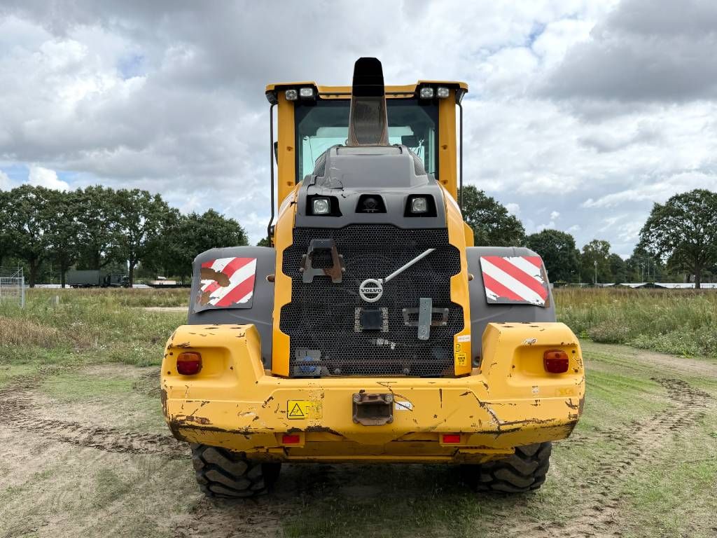 Volvo L90H - 3rd Function / Quick Coupler