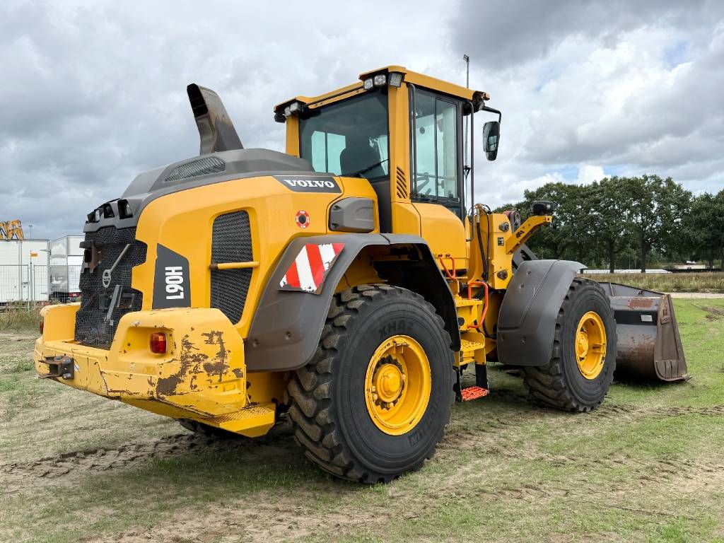 Volvo L90H - 3rd Function / Quick Coupler