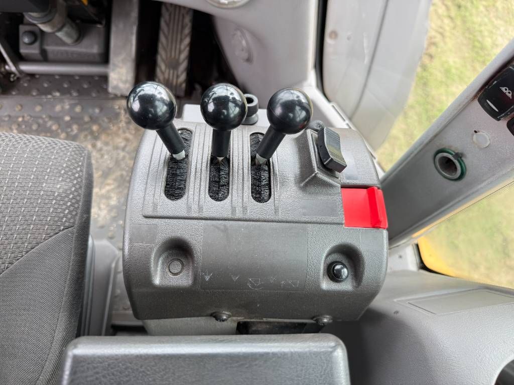 Volvo L90H - 3rd Function / Quick Coupler