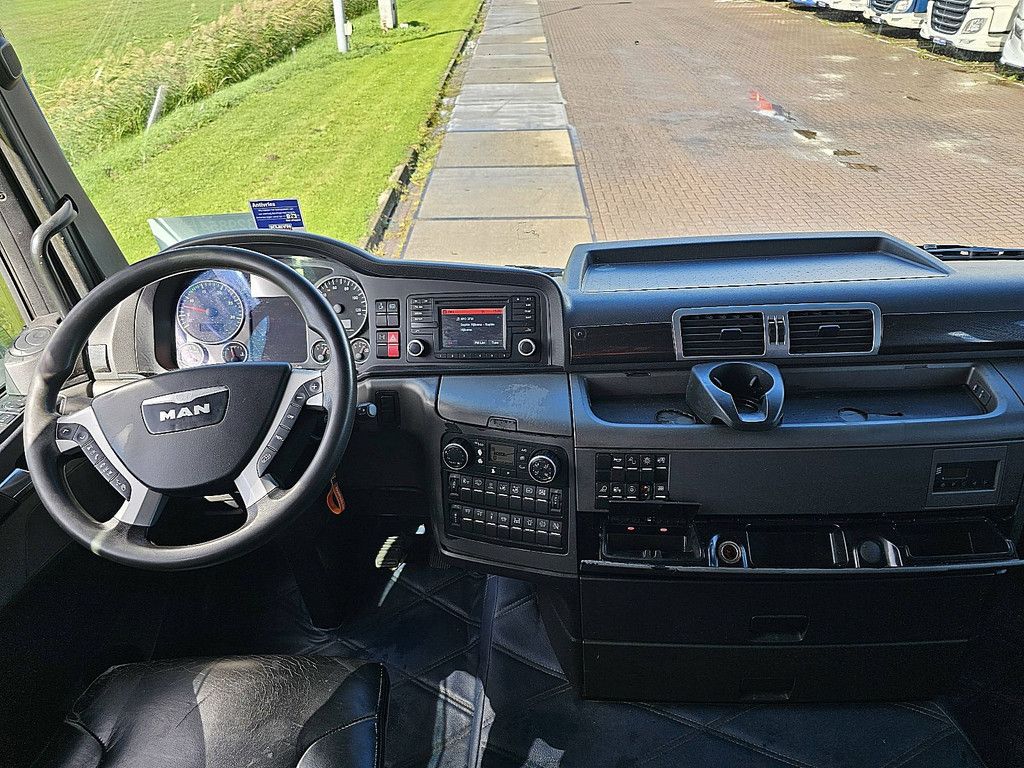 M.A.N. 26.560 TGX 6x2-4 chassis