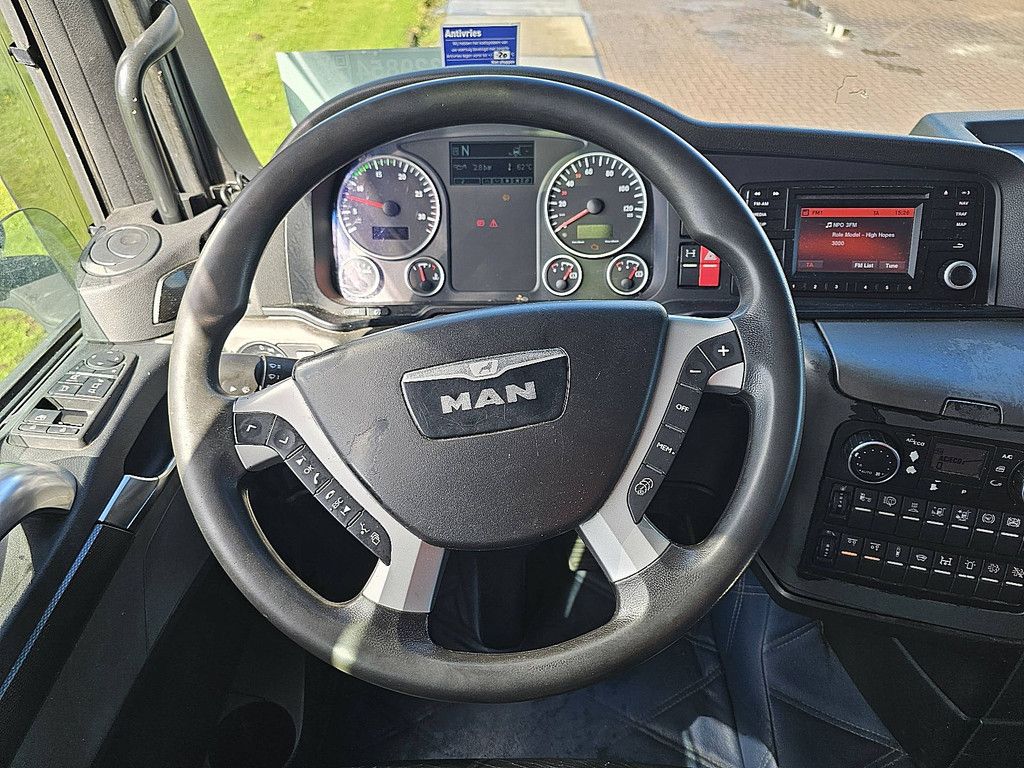 M.A.N. 26.560 TGX 6x2-4 chassis