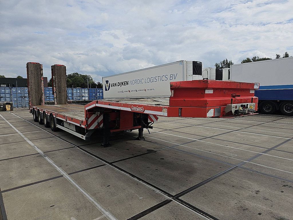 NOOTEBOOM MCOS-58-04 4 axle hydr. ramps