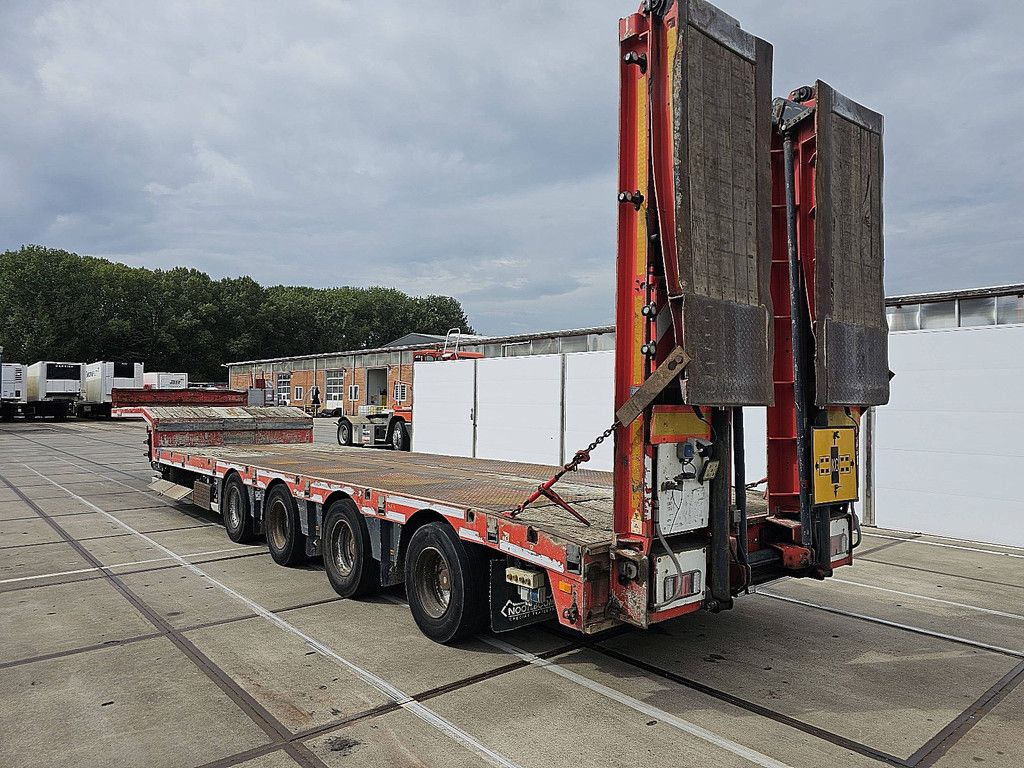 NOOTEBOOM MCOS-58-04 4 axle hydr. ramps