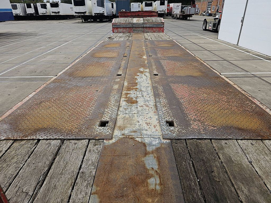 NOOTEBOOM MCOS-58-04 4 axle hydr. ramps
