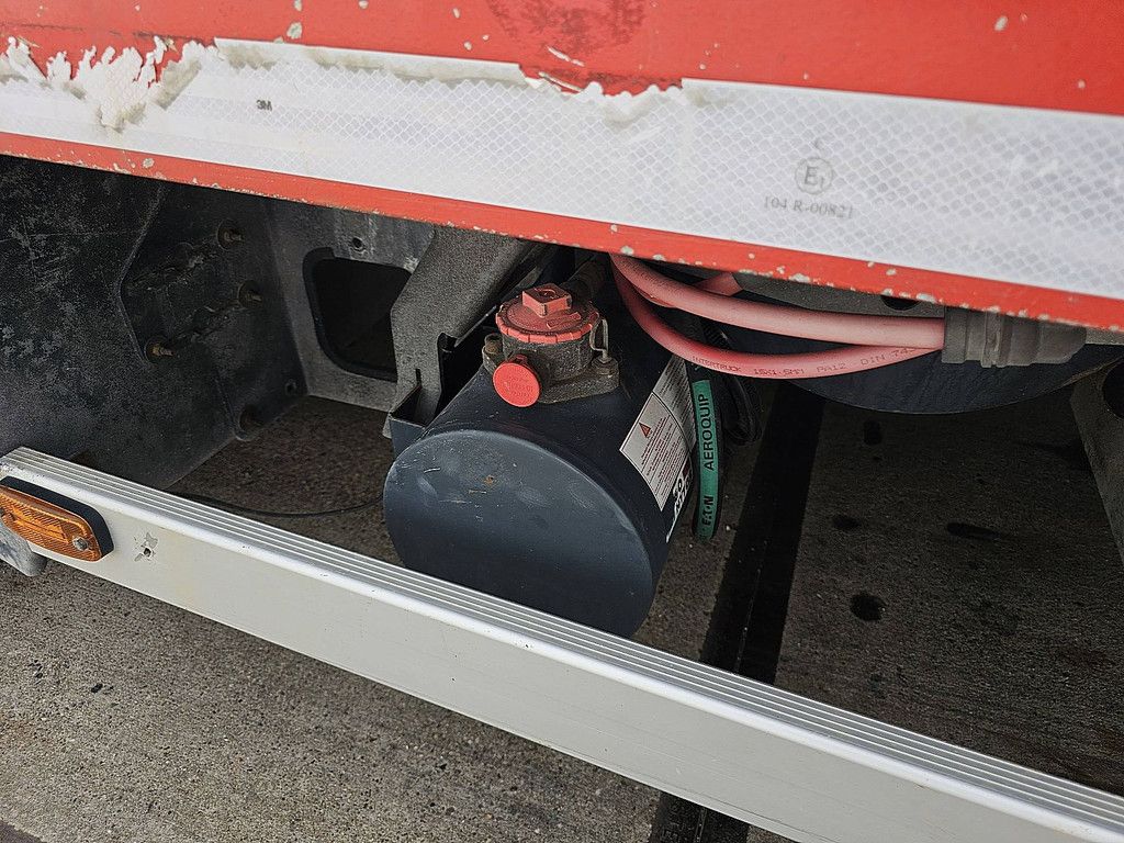 NOOTEBOOM MCOS-58-04 4 axle hydr. ramps