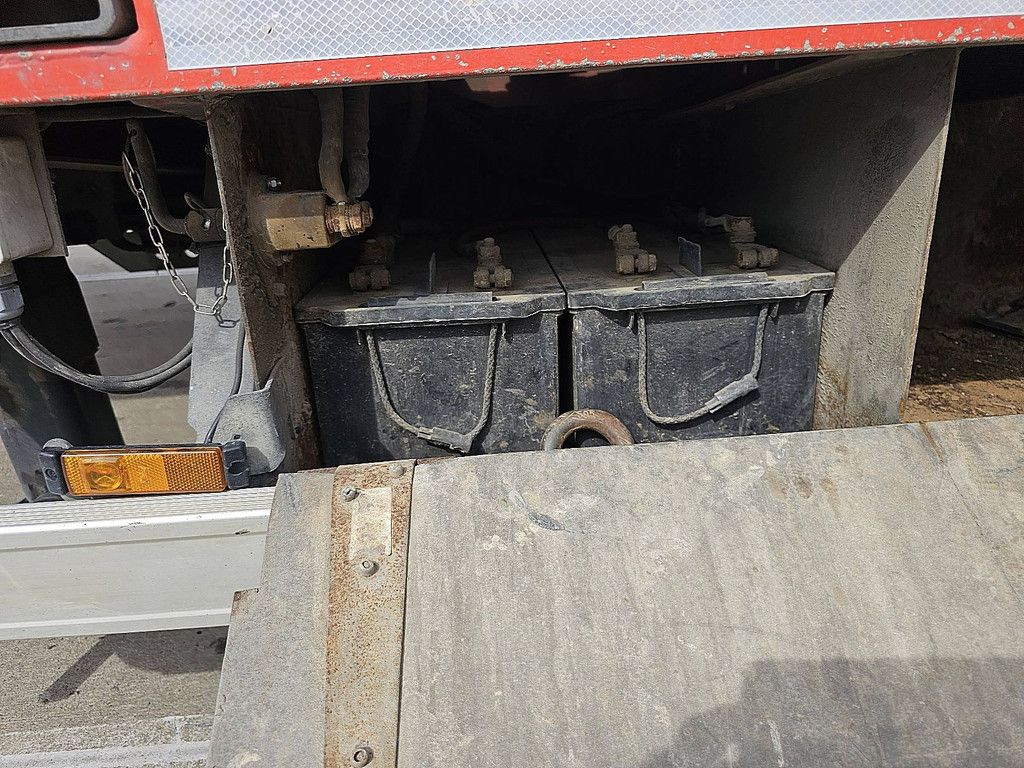 NOOTEBOOM MCOS-58-04 4 axle hydr. ramps