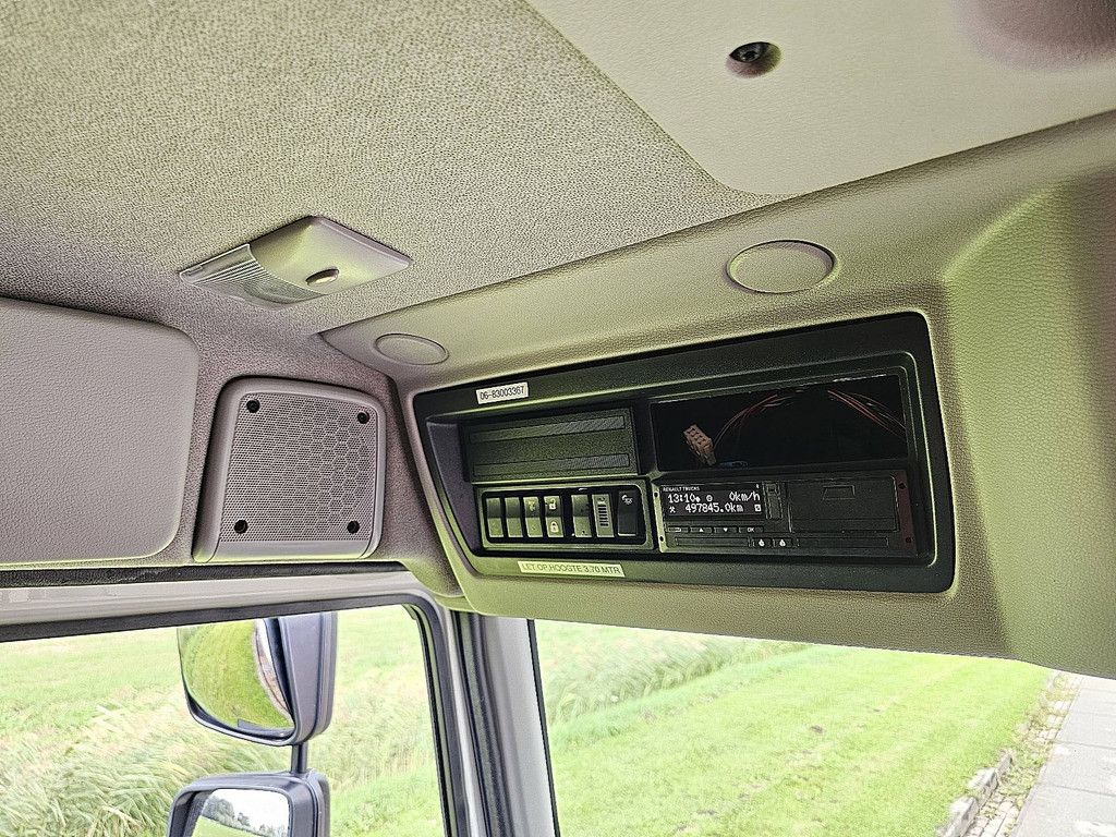 RENAULT D 210 11.9t lift side door