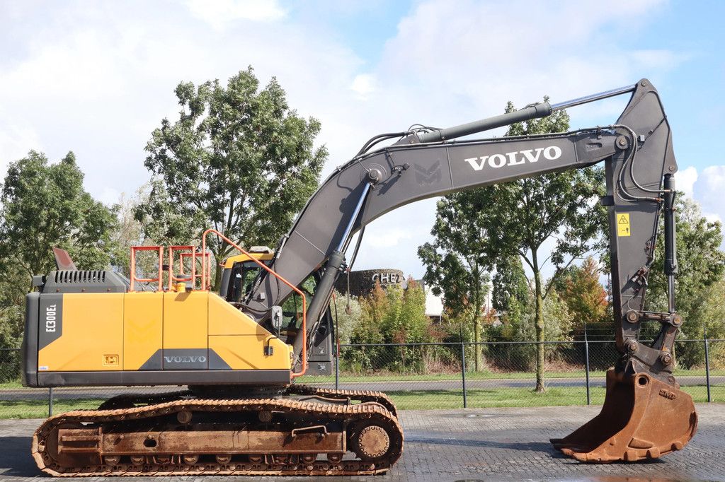 Volvo EC300E L | BUCKET | QUICK COUPLER | WEIGHT SYSTEM