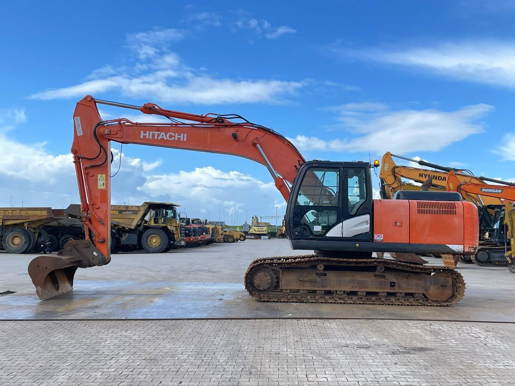 Hitachi ZX210LC-5B