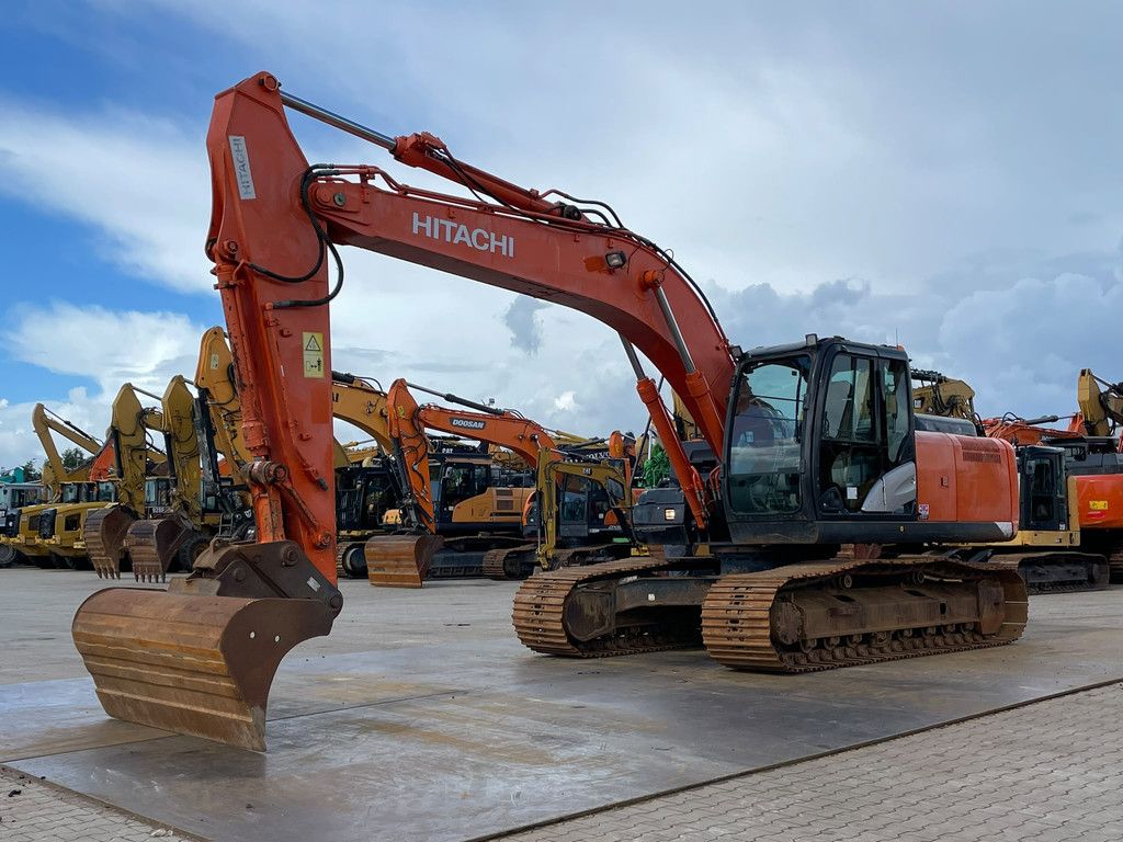 Hitachi ZX210LC-5B