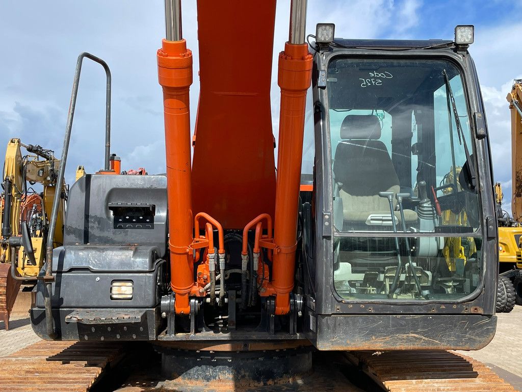 Hitachi ZX210LC-5B