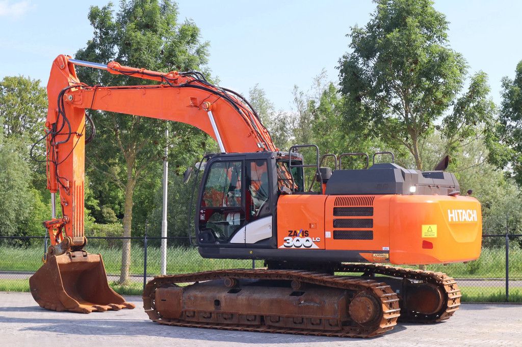 Hitachi ZX300 LC-6 | TOOTH BUCKET | QUICK COUPLER